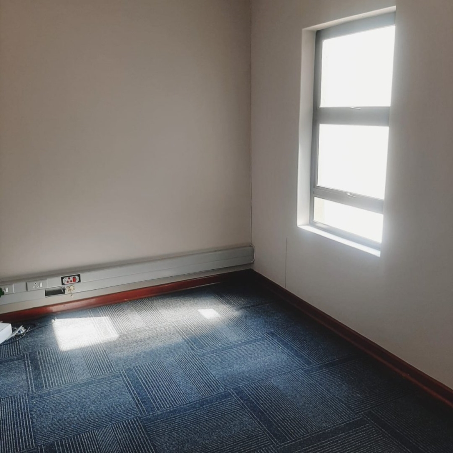 7 Bedroom Property for Sale in Amalinda Eastern Cape